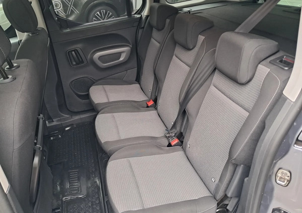 Toyota Proace City Verso cena 89900 przebieg: 147200, rok produkcji 2020 z Chociwel małe 37